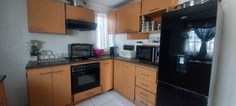 2 Bedroom Property for Sale in Zwide Eastern Cape
